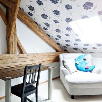 Dachgeschoss kleine Wohnung Wohnzimmer