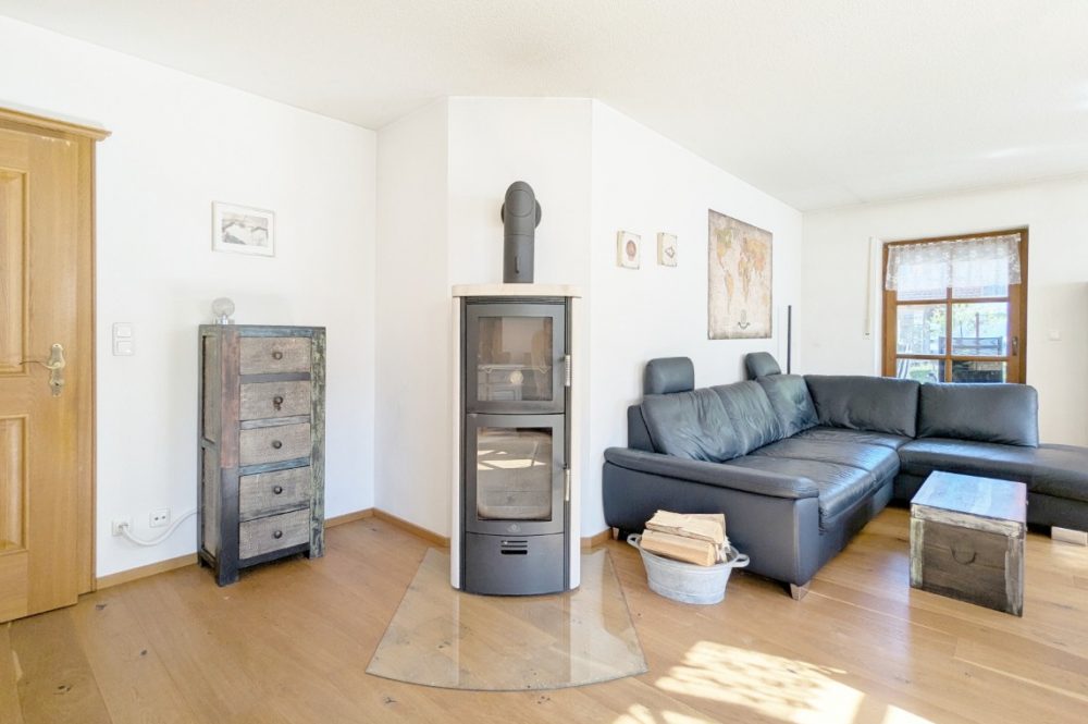 Wohnzimmer mit Ofen