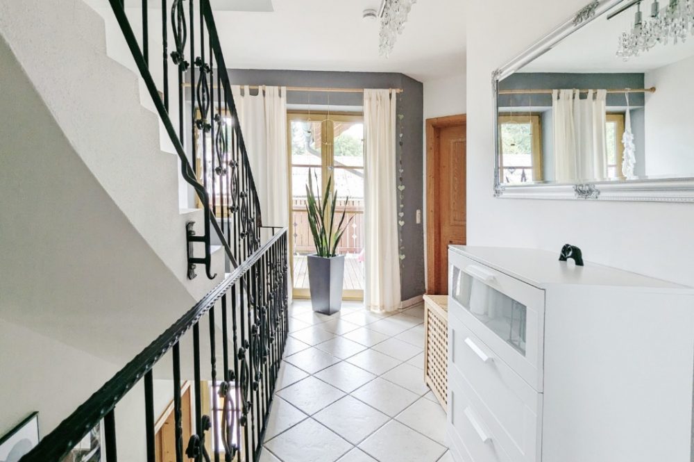 Flur oben Haus Rechtmehring