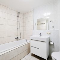 Badezimmer mit Badewanne